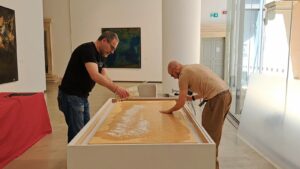 Dipingere con le muffe: il duo degli TTozoi scopre la tela al Museo Carlo Bilotti Aranciera di Villa Borghese